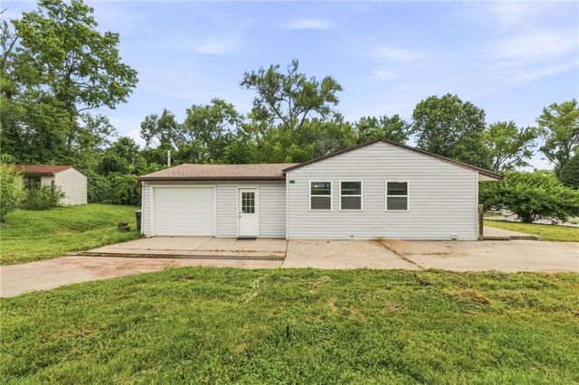 5138 N CORRINGTON Avenue, Kansas City, MO 64119