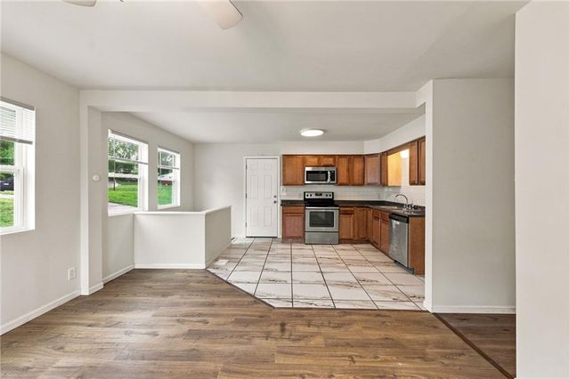 5138 N CORRINGTON Avenue, Kansas City, MO 64119