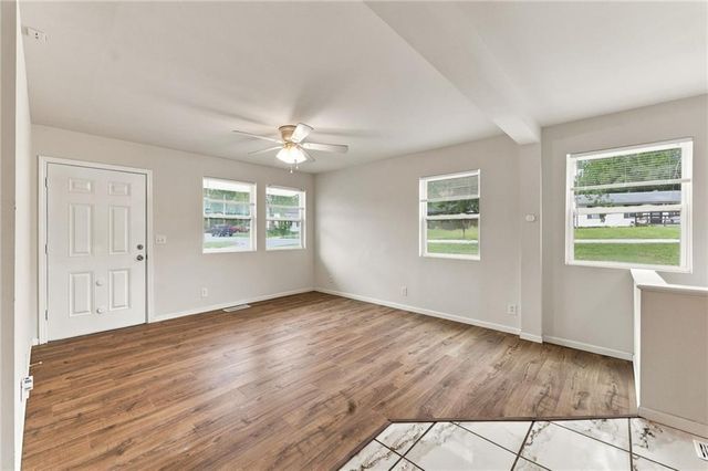 5138 N CORRINGTON Avenue, Kansas City, MO 64119