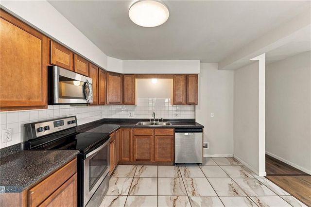 5138 N CORRINGTON Avenue, Kansas City, MO 64119