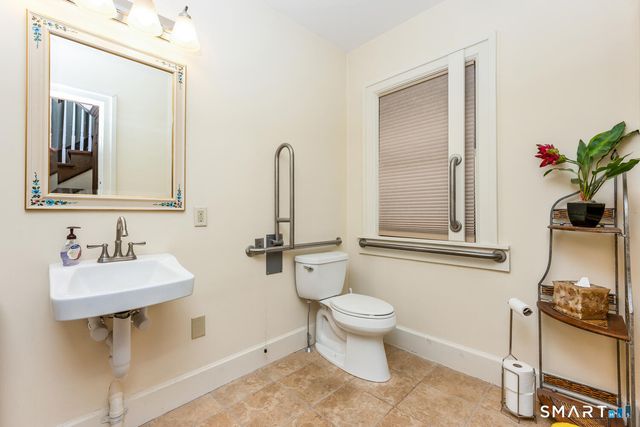 475 Danbury Road, Wilton, CT 06897