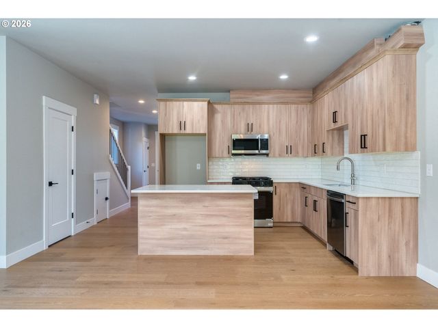 45 Ne 87TH Ave, Portland, OR 97220