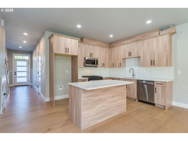 45 Ne 87TH Ave, Portland, OR 97220