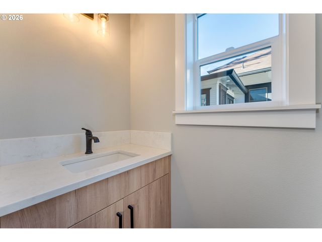 45 Ne 87TH Ave, Portland, OR 97220