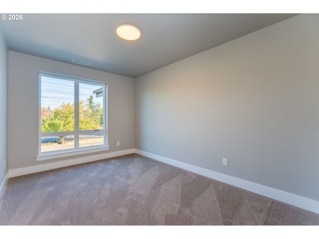 45 Ne 87TH Ave, Portland, OR 97220