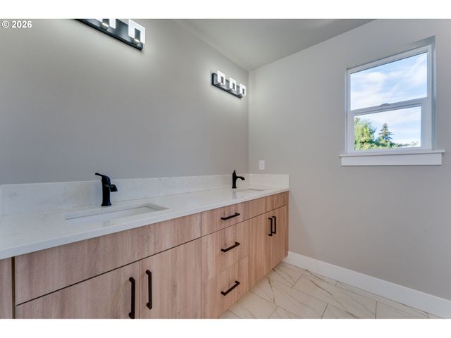45 Ne 87TH Ave, Portland, OR 97220