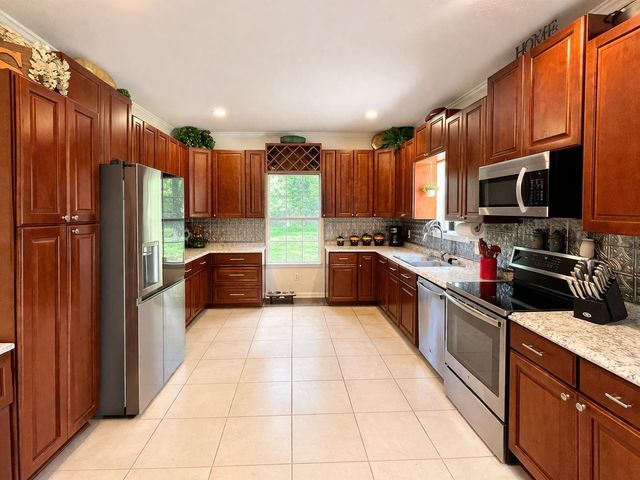 15392 Paradise Point Drive, Willis, TX 77318