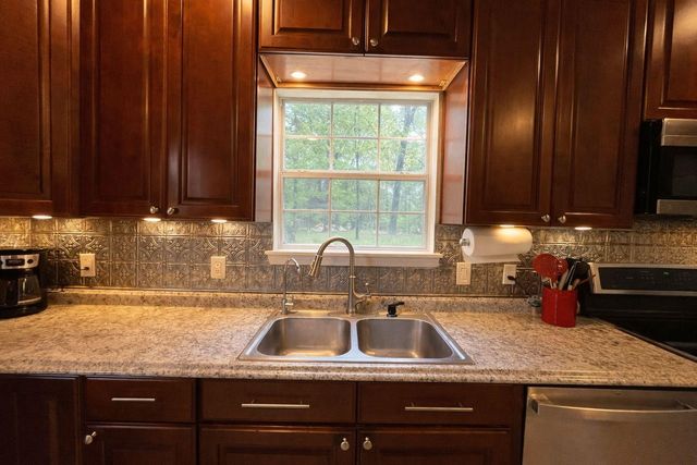 15392 Paradise Point Drive, Willis, TX 77318