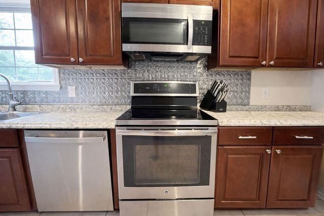 15392 Paradise Point Drive, Willis, TX 77318