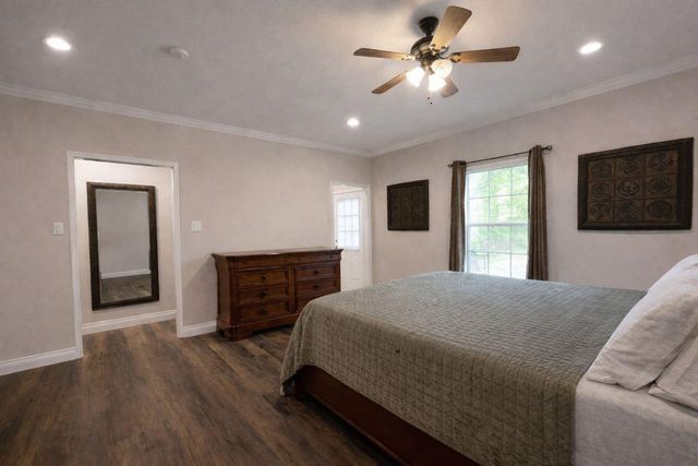 15392 Paradise Point Drive, Willis, TX 77318