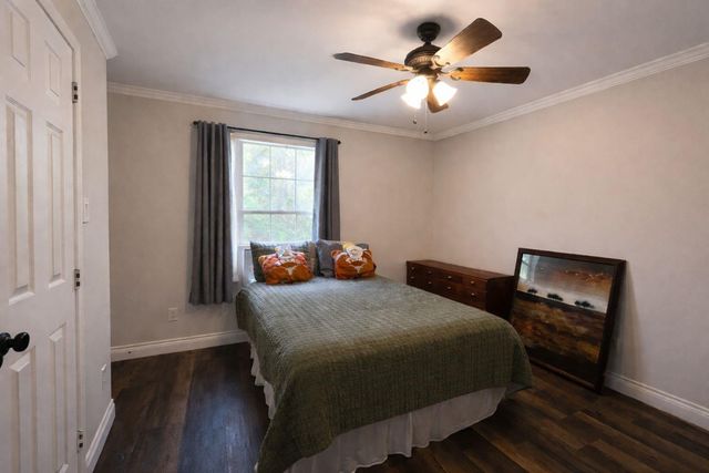 15392 Paradise Point Drive, Willis, TX 77318