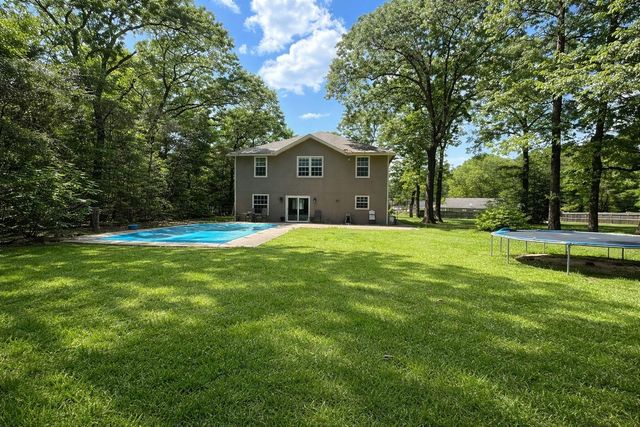 15392 Paradise Point Drive, Willis, TX 77318