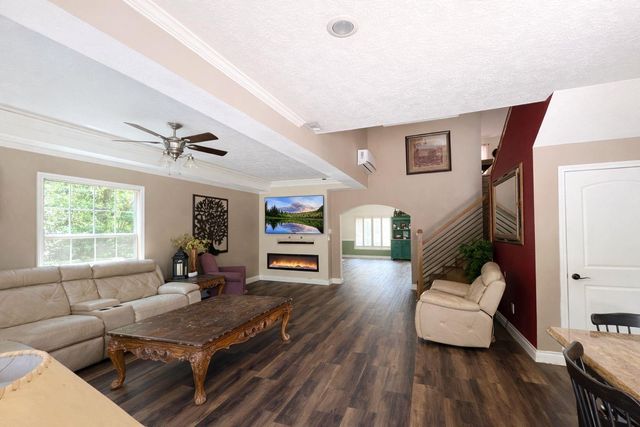 15392 Paradise Point Drive, Willis, TX 77318