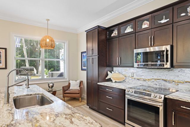 131 Barefoot Cove, Hypoluxo, FL 33462