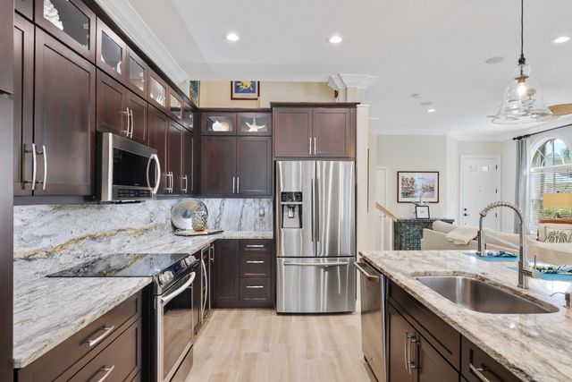 131 Barefoot Cove, Hypoluxo, FL 33462