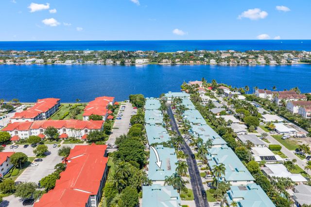 131 Barefoot Cove, Hypoluxo, FL 33462
