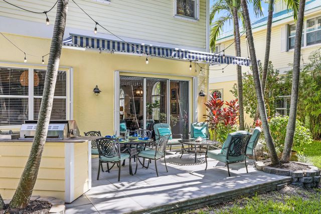 131 Barefoot Cove, Hypoluxo, FL 33462