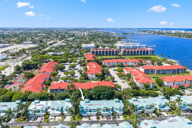 131 Barefoot Cove, Hypoluxo, FL 33462