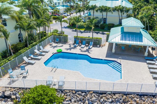 131 Barefoot Cove, Hypoluxo, FL 33462