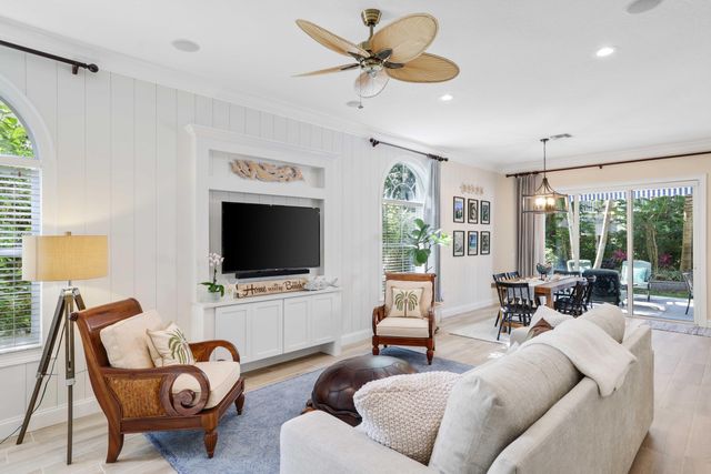 131 Barefoot Cove, Hypoluxo, FL 33462