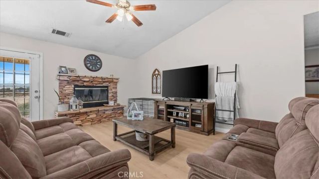 15535 Erie Road, Apple Valley, CA 92307