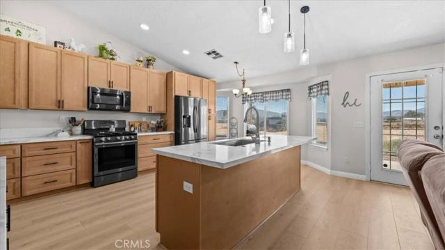15535 Erie Road, Apple Valley, CA 92307