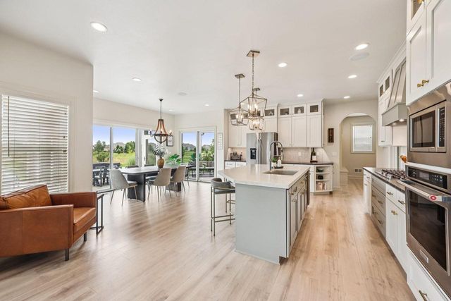 1609 Whistling Hill CIRCLE, Hartland, WI 53029