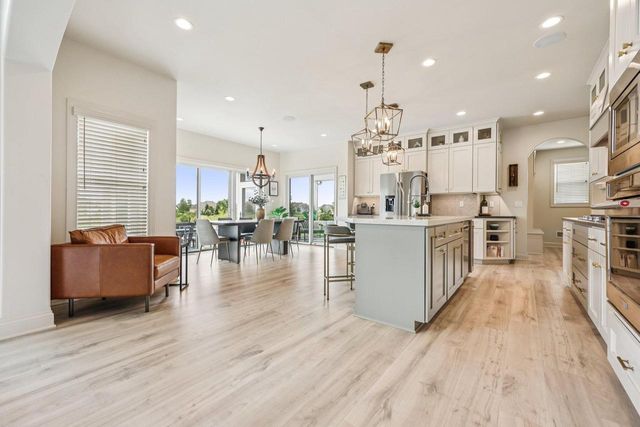 1609 Whistling Hill CIRCLE, Hartland, WI 53029