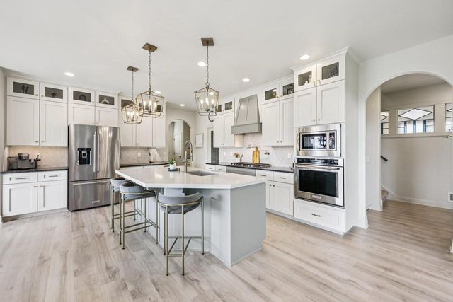 1609 Whistling Hill CIRCLE, Hartland, WI 53029