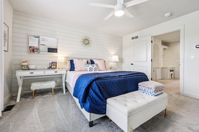 1609 Whistling Hill CIRCLE, Hartland, WI 53029