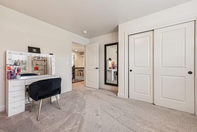 1609 Whistling Hill CIRCLE, Hartland, WI 53029