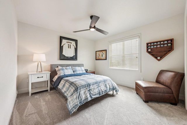 1609 Whistling Hill CIRCLE, Hartland, WI 53029