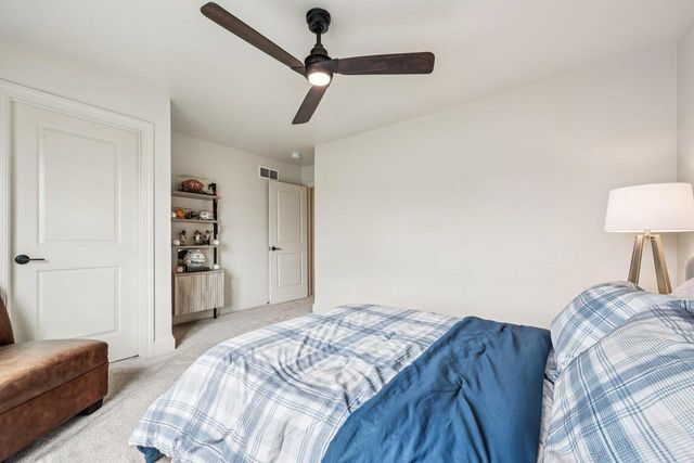 1609 Whistling Hill CIRCLE, Hartland, WI 53029