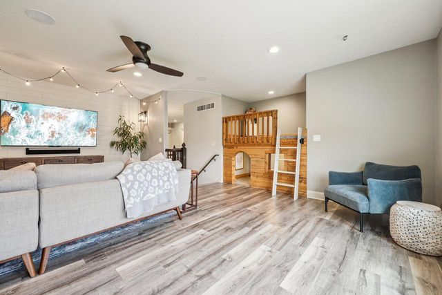 1609 Whistling Hill CIRCLE, Hartland, WI 53029