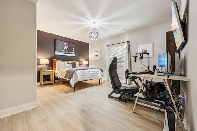 1609 Whistling Hill CIRCLE, Hartland, WI 53029