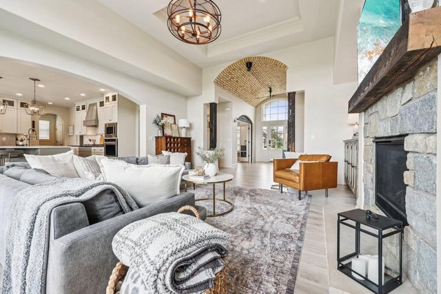 1609 Whistling Hill CIRCLE, Hartland, WI 53029