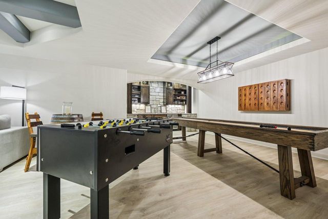 1609 Whistling Hill CIRCLE, Hartland, WI 53029