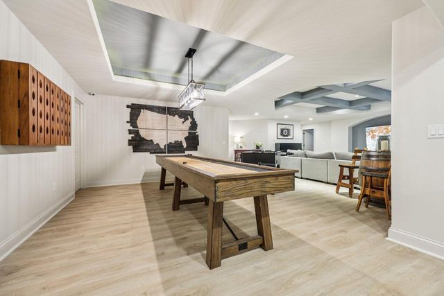 1609 Whistling Hill CIRCLE, Hartland, WI 53029