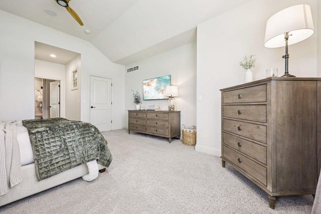 1609 Whistling Hill CIRCLE, Hartland, WI 53029