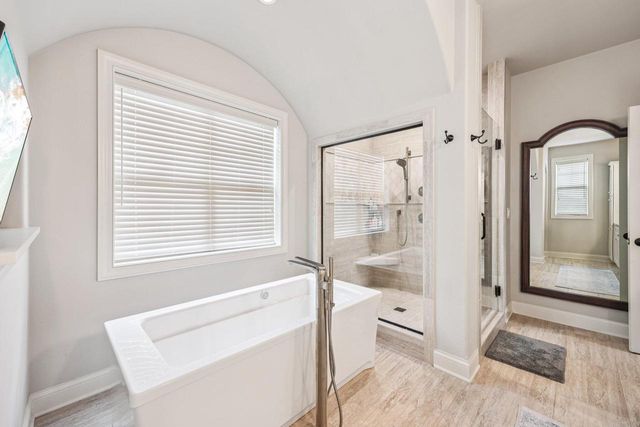 1609 Whistling Hill CIRCLE, Hartland, WI 53029