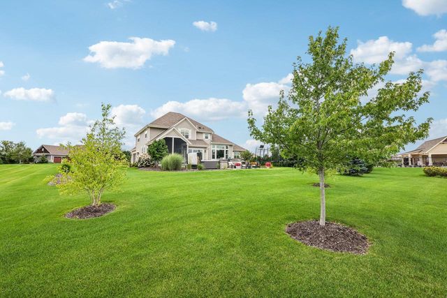 1609 Whistling Hill CIRCLE, Hartland, WI 53029