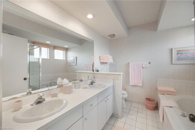 760 Willowbrook DR 1208, Naples, FL 34108