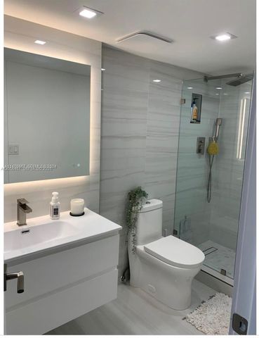 2555 Collins Ave 1906, Miami Beach, FL 33140