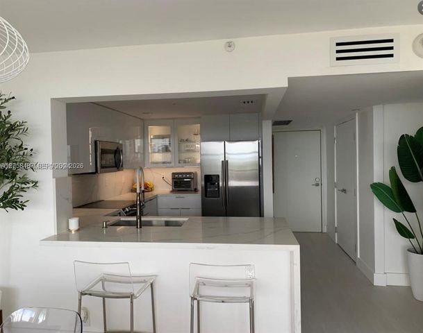 2555 Collins Ave 1906, Miami Beach, FL 33140
