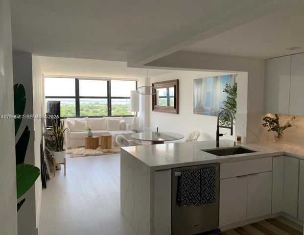 2555 Collins Ave 1906, Miami Beach, FL 33140
