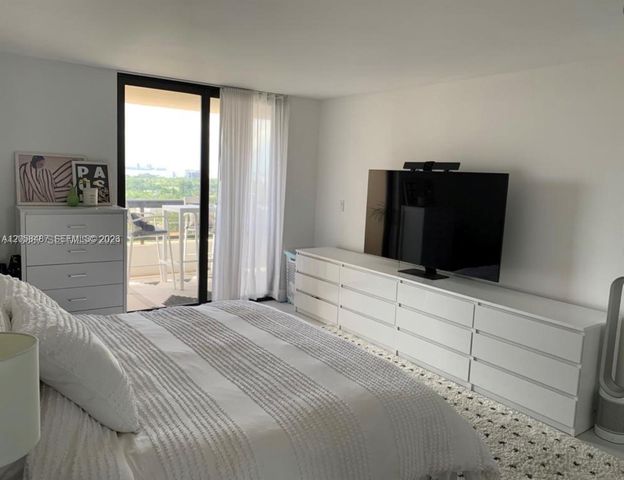 2555 Collins Ave 1906, Miami Beach, FL 33140