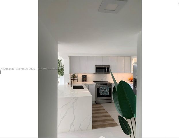 2555 Collins Ave 1906, Miami Beach, FL 33140