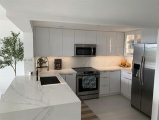 2555 Collins Ave 1906, Miami Beach, FL 33140