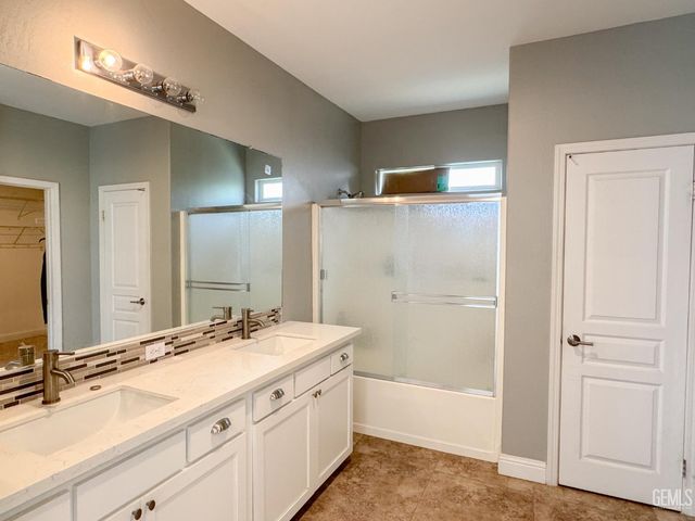 11604 Revolution Road, Bakersfield, CA 93312