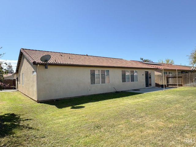 11604 Revolution Road, Bakersfield, CA 93312